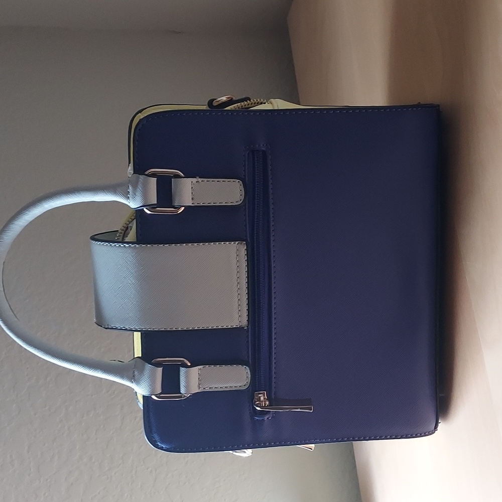 Perfect for Spring Handbag - Picture 3 of 5